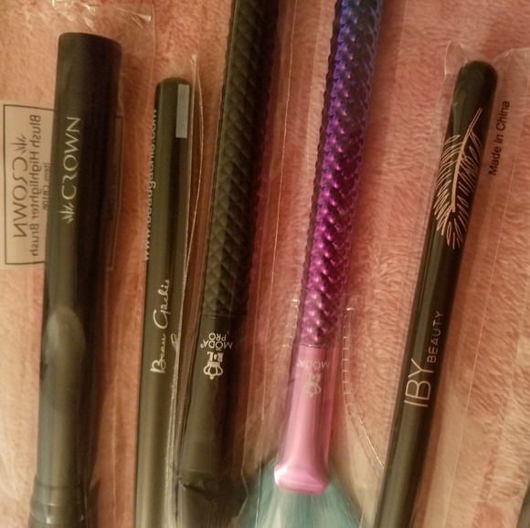 16x Makeup brush lot Moda Luxie Ruby Crown IBY - Picture 5 of 6